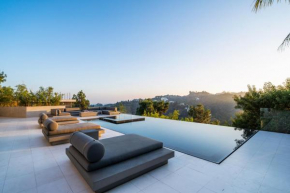 Contemporary Villa With Hills Views